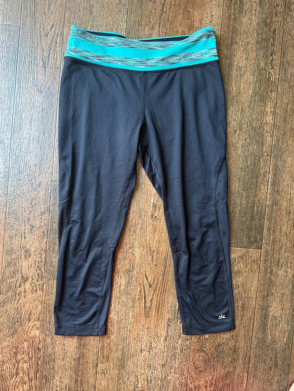 lukka Black Capri Leggings with Teal Waistband